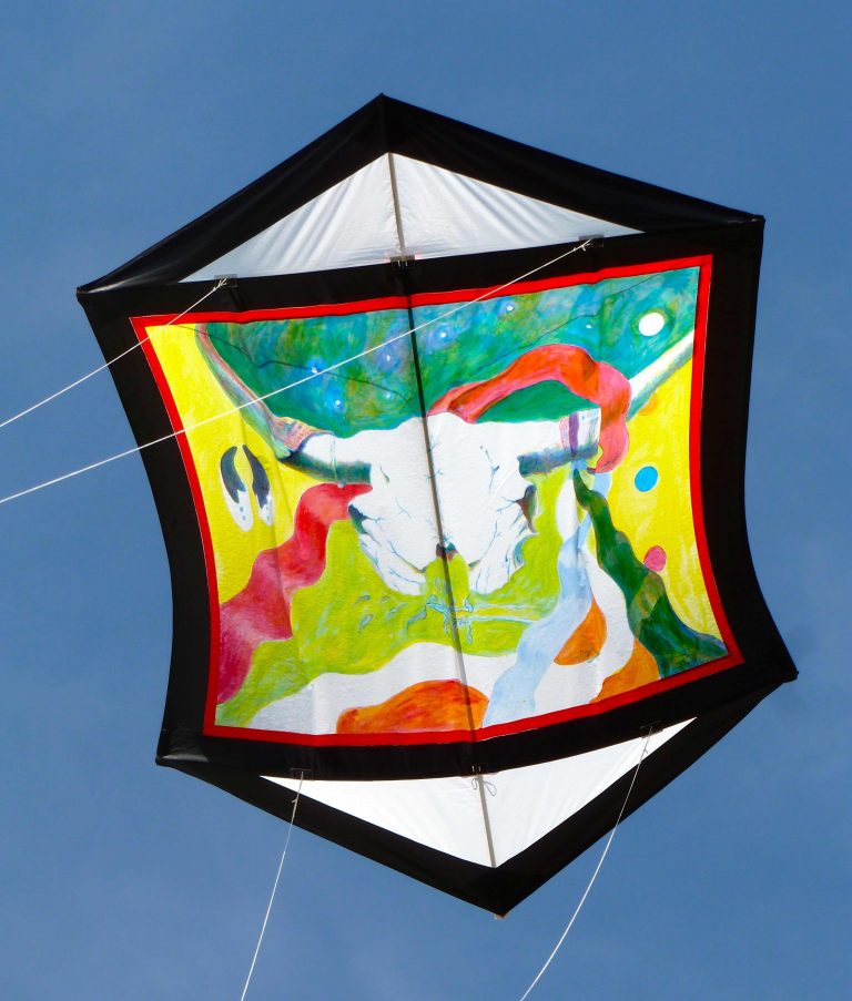 NATIVE AMERICAN ART EXHIBIT SOARS HIGH AT WASHINGTON STATE INTERNATIONAL KITE FESTIVAL, AUGUST 21 TO 27, ON THE LONG BEACH PENINSULA